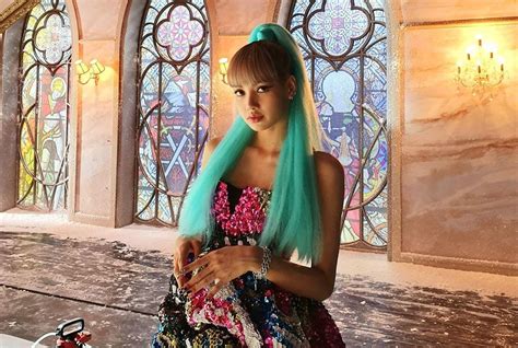 BlackPink’s Lisa Has the Most Famous Bangs The Internet Has Ever Seen