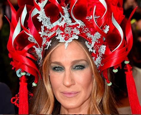 Here Are The Sarah Jessica Parker Memes From The 2015 Met Gala | Met gala, Gala, Sarah jessica ...