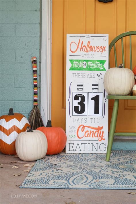 DIY Halloween countdown board