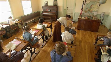 Teaching in an Iowa One-room Schoolhouse | Iowa's One-room Schoolhouses - YouTube