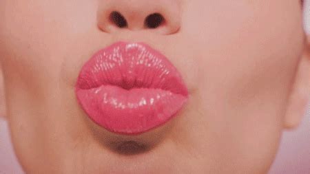 Red Lipstick GIF - Find & Share on GIPHY