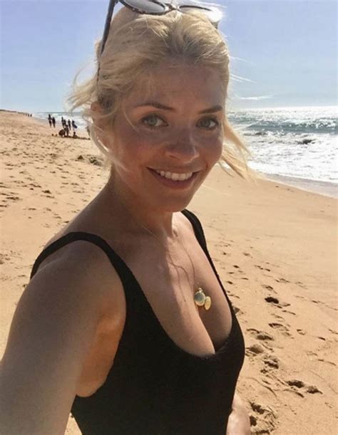 This Morning Holly Willoughby ditches skirt in sexy Instagram 2017 pic ...