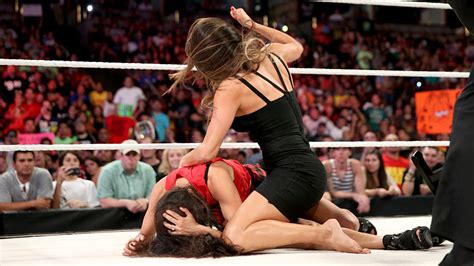 Behind the Nikki Bella and Brie Bella WWE Feud: What Really Happened ...