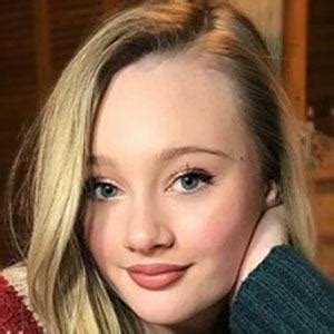 Xoxo Ella (YouTube Star) - Age, Birthday, Bio, Facts, Family, Net Worth ...