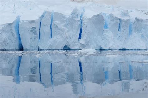 WALL OF ICE, Port Lockroy, Antarctica - Smithsonian photo of the day by photographer Walter ...