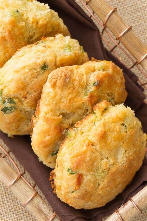 Easy White Cheddar Cornmeal Biscuits - Oat&Sesame | Recipe | Cornmeal ...