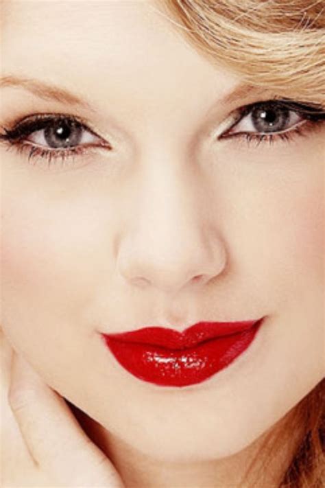 Taylor Swift's Red Lipstick(: | Taylor swift | Pinterest
