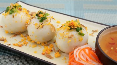 Sticky Rice Dumplings (Banh It Tran) - Easy-to-Follow Recipe with Video