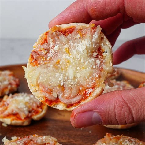 Mini Pizza Bagels Ready In Under 30 Minutes (From Scratch!)