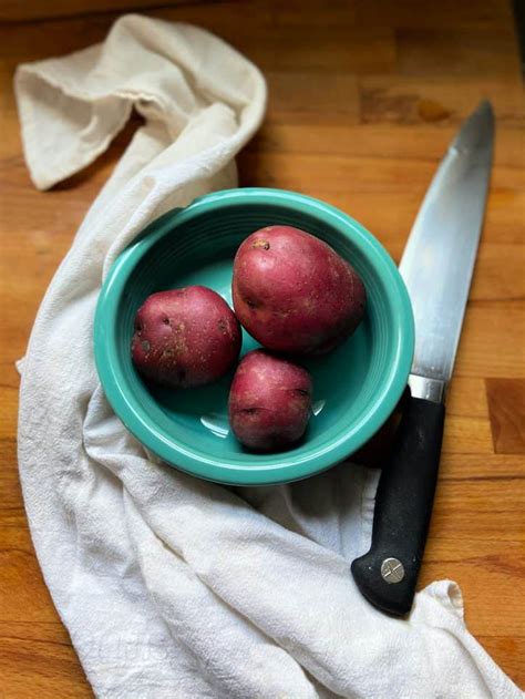 10 Minute • How to Boil Potatoes for Mashing • Loaves and Dishes