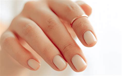 Vertical Split Nail: Causes, Prevention, and Treatment