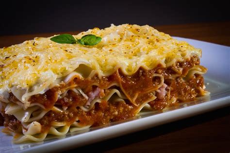 Traditional Foods in Italy: 63 Best Italian Dishes & Drinks