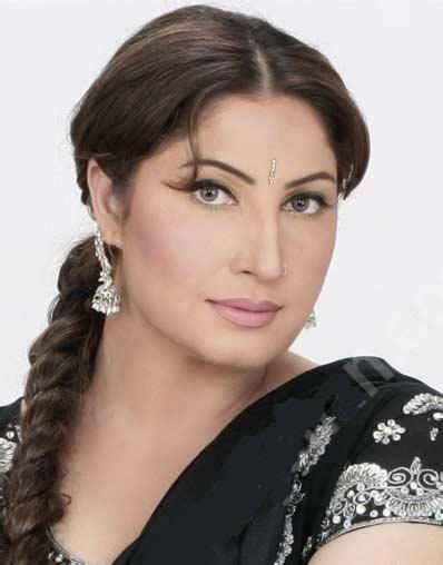 Saima Noor Height, Weight, Age, Body Measurement, Bra Size, Husband ...