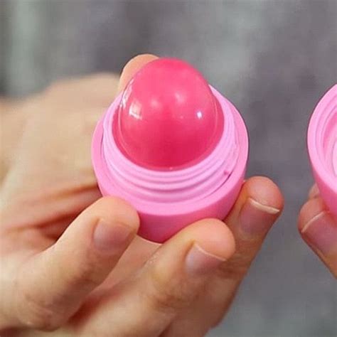 Love EOS Lip Balm? This Refill Trick Is Genius | Brillo casero para ...