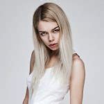 25 Beautiful Platinum Blonde Highlights to Try in 2024