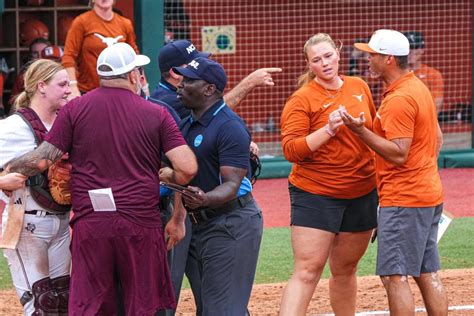 As expected, Texas and Texas A&M softball delivers big hits, drama and fireworks | Bohls - Yahoo ...