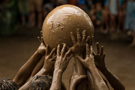 [Photos] In Bac Giang, 'Mudball' Is a Centuries-Old Festive Sport ...