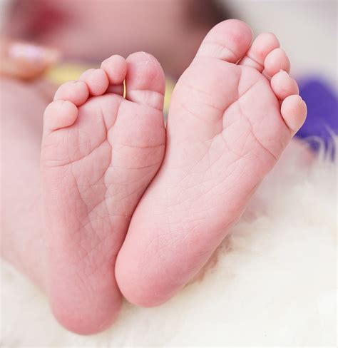 Top 93+ Pictures Kids Feet Pictures And Videos Superb