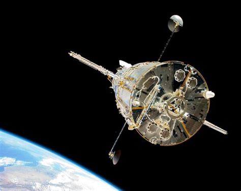 The History of the Hubble Space Telescope: A Virtual Lecture – East Hampton