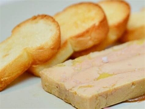 Classic Foie Gras Terrine with Onion Chutney and Brioche Toast — RL
