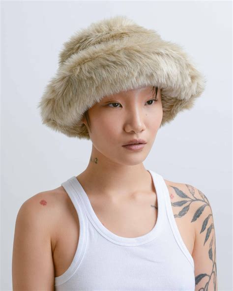 Bucket Hat Fur | knittingaid.com