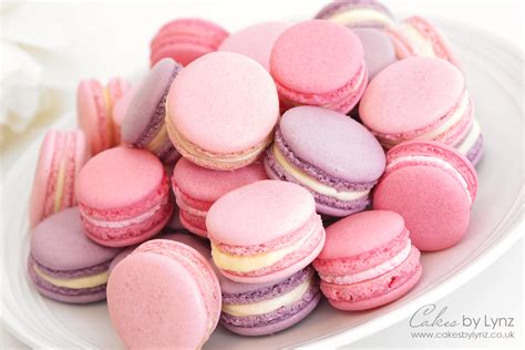 How to make French Macarons Recipe - Cakes by Lynz