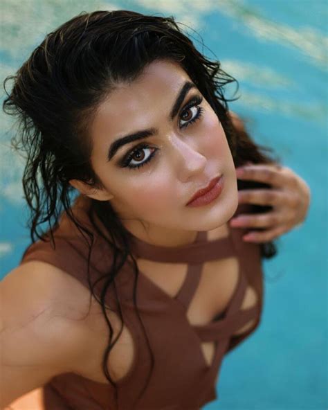 Kavya Thapar Hot Photoshoot - TeluguBulletin.com