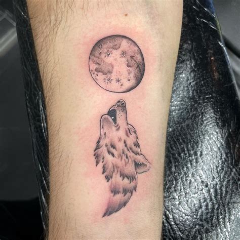 Wolf Moon Tattoo