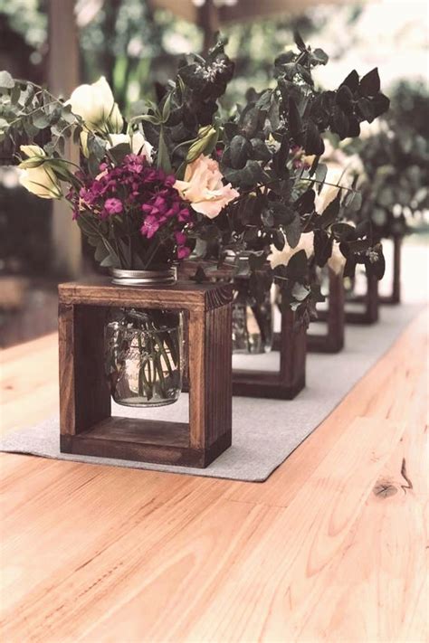 Rustikale Vasenaufsätze aus Holz Dekor auf der Hochzeitsinsel Partydekorationen oder Holz in ...