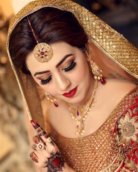 Cute and Beautiful Bridal Makeup and Dress DP Ideas for Girls - Facebook Display Pictures