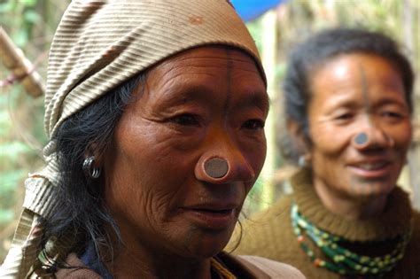 File:Apatani tribal women.jpg - Wikimedia Commons
