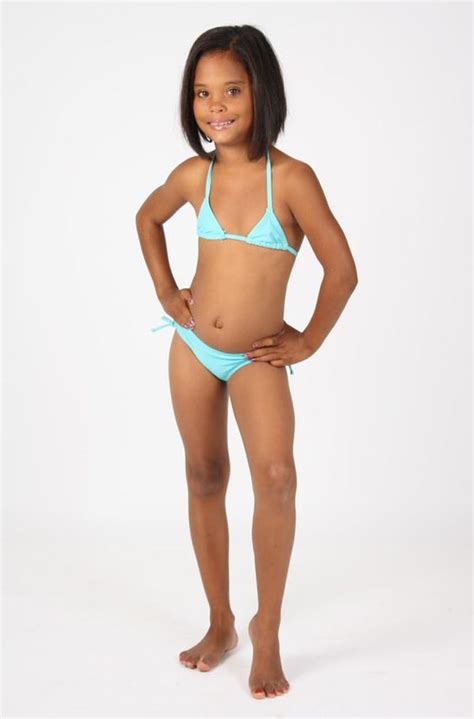 Pin de Julia Park em children's swimwear poses | Moda feminina, Moda, Feminino