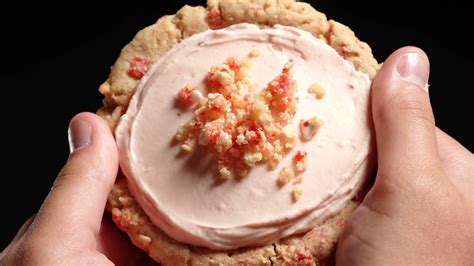 Strawberry Milk Crumbl Cookie Recipe - Banana-breads.com