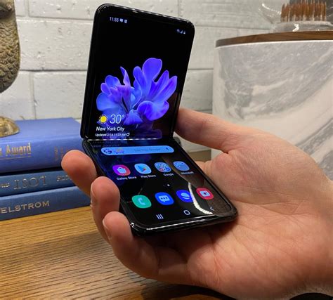 Samsung's foldable Galaxy Z Flip feels like the start of a revolution ...