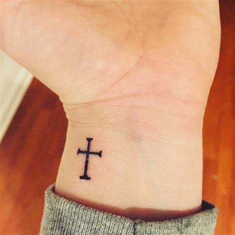 Simple Cross Tattoo Designs On Wrist : 30+ Cool Bible Verse Tattoo Design Ideas With Meanings ...