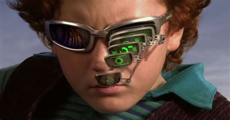 Spy Kids Zoom-Glasses Meme Gets Popular on Reddit