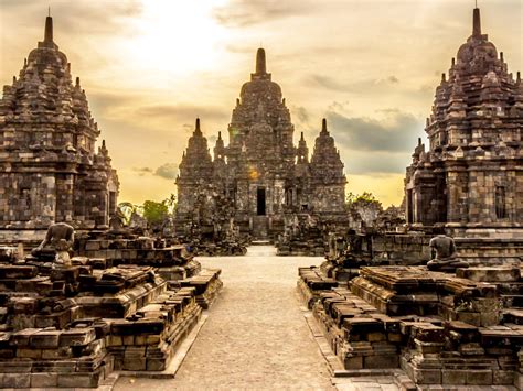 Prambanan Golden Sunset Tour - Wandernesia