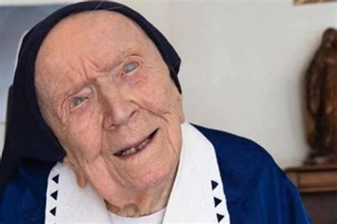 Irmã André, pessoa mais velha do mundo, morre aos 118 anos | Metrópoles