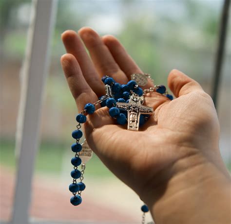 The Life-Changing Effects Of A Daily Rosary - Catholic-Link