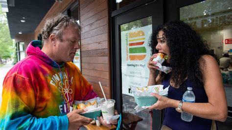 Vegan fast food restaurant to open in midtown Sacramento | Sacramento Bee