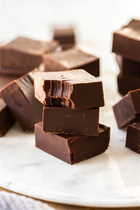 Easy Dark Chocolate Fudge Recipe 2024 - AtOnce