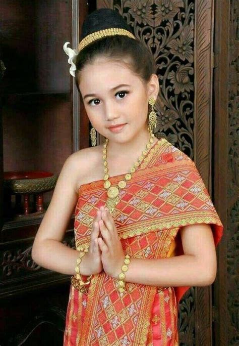 LAOS 🇱🇦 traditional dress | นางแบบ, เด็กน่ารัก