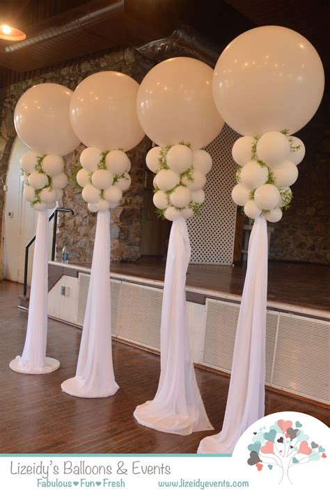 Wedding Balloon Decor / Organic Balloon Decor / Decoracion en globos de ...