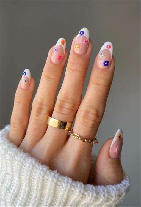 32 Trending Spring nails with floral nail designs ideas - Mycozylive ...