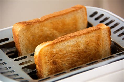 The Amazing Benefits of Eating Toasted Bread - Tech Strange