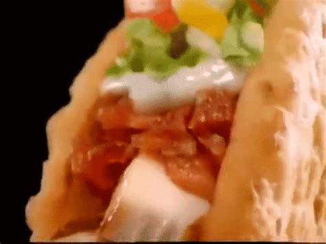 Taco Bell Bacon Club Chalupa GIF - Taco bell Bacon club chalupa Tex mex - GIF'leri Keşfedin ve ...