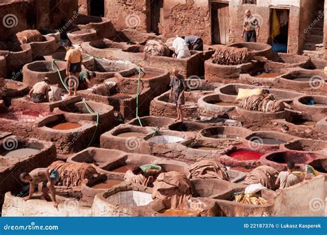 Dyeing in Tanneries - Fez, Morocco Editorial Photo - Image of workers ...