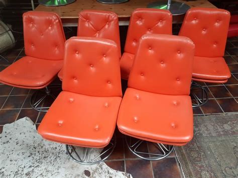 Seating group, Six dining room chairs with swivel base - Catawiki