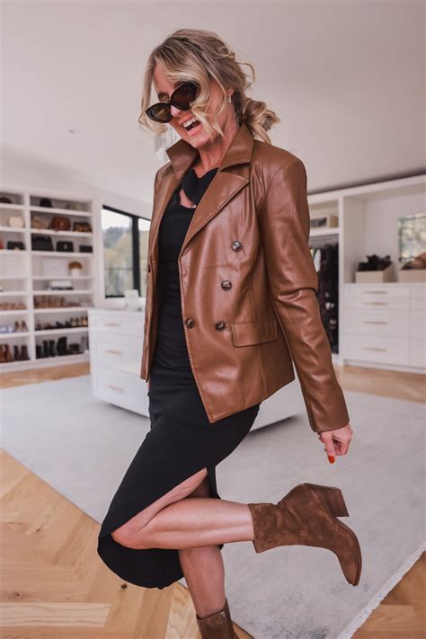 Outfits For Women Over 40 - Get Latest Outfits For 2023 Update