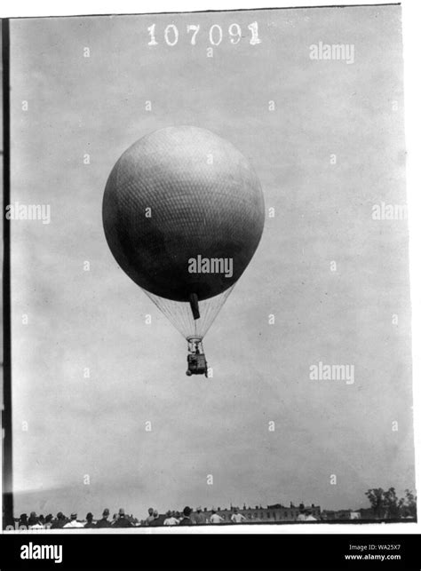 Balloon in flight hi-res stock photography and images - Alamy